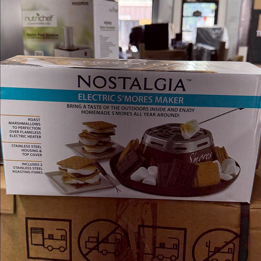Nostalgia Electric S'mores Maker - Black and White